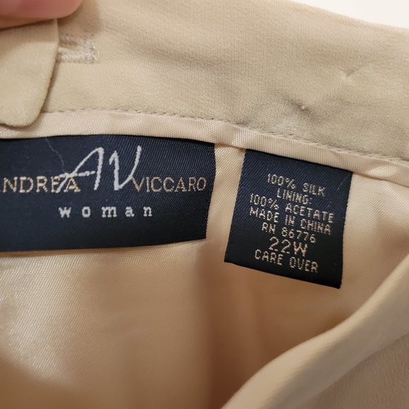 100% Silk flat front skirt by Andrea Viccaro Woman cream color with back slit - Picture 3 of 4